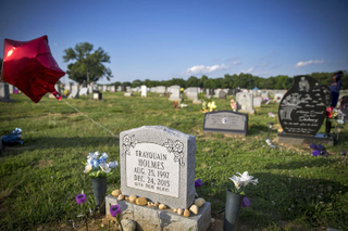 On Christmas Eve 2015, Trayquain Holmes was found dead on North 29th Street in Richmond, Va. Holmes was thought to be a member of the 2X gang in Mosby Court. (Shaban Athuman/Richmond Times-Dispatch)